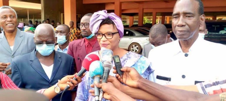 Enseignement supérieur : La ministre siffle la fin des formations payantes dans les institutions publiques<br><br>