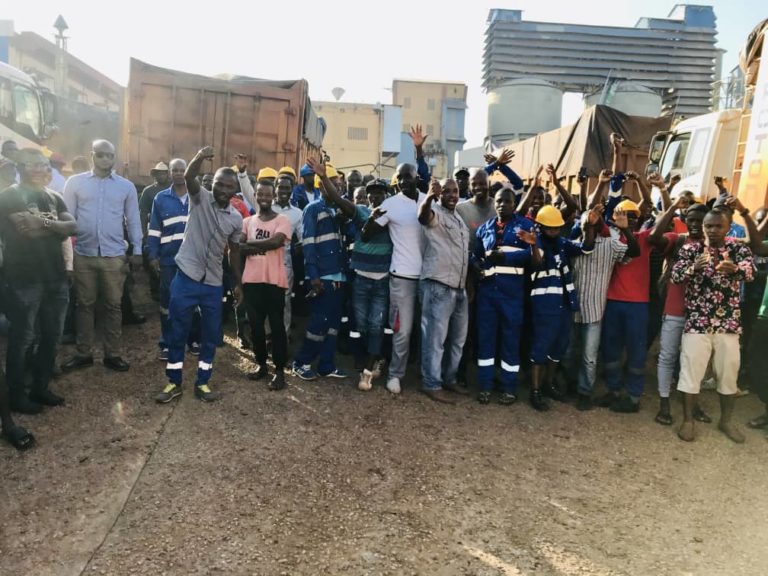 Kagbélen : Les travailleurs de la société Diamond Cement exigent le départ non négociable du directeur général