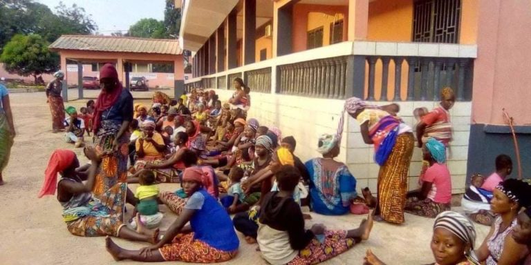 Kindia: des citoyens de Cambalia manifestent devant la préfecture pour un conflit domanial