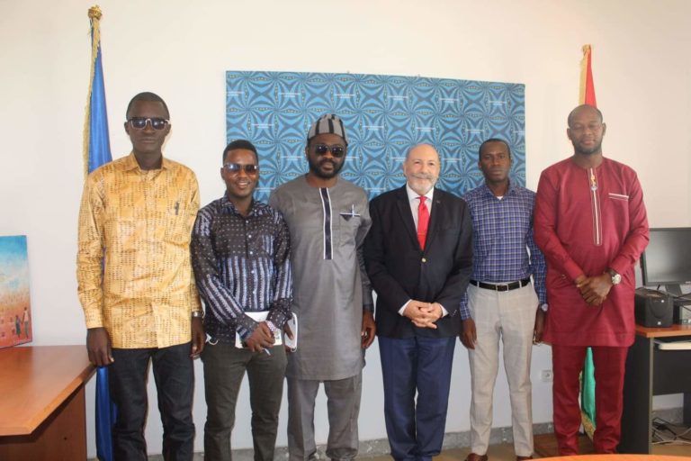 Transition en Guinée : Rencontre entre le Chef de la délégation de l’UE et le FNDC