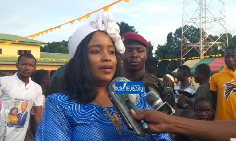 Présidentielle 2020: le message fort de Bineta Diallo chez Alpha Condé à Baro