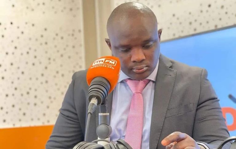 Le quadra Docteur pour quelle panacée ? (Kabinet Fofana)