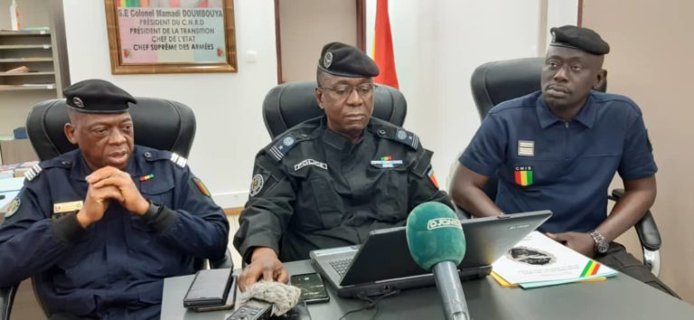 Fête d’Aid El-fitr: 3735 policiers et 200 sapeurs-pompiers seront déployés sur le territoire national Fête d’Aid El-fitr: 3735 policiers et 200 sapeurs-pompiers seront déployés sur le territoire national