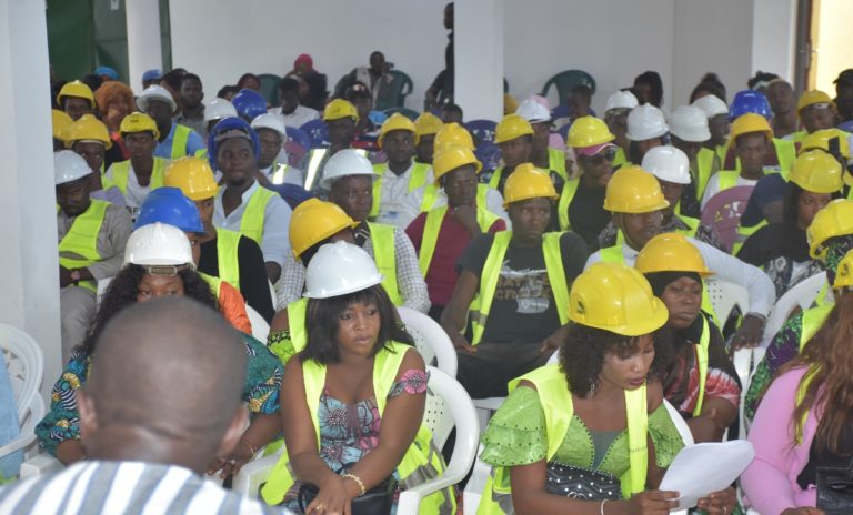 Ratoma : 125 ouvriers formés pour la gestion et la valorisation des déchets par ENABEL SANITA VILLES PROPRES Ratoma : 125 ouvriers formés pour la gestion et la valorisation des déchets par ENABEL SANITA VILLES PROPRES