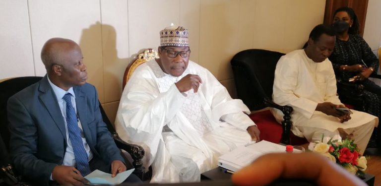 La rencontre entre le médiateur de la CEDEAO et des partis et coalitions politiques a démarré à l’hôtel Kaloum