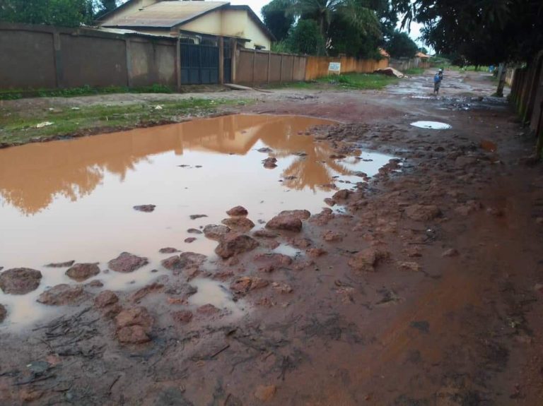 Labé : les routes en mauvais en état, des citoyens appellent les autorités à agir