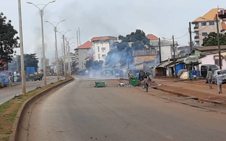 Manif du 20 oct: des poursuites ordonnées contre Fodé Oussou, Mamadou Sylla, Cellou Baldé… Manif du 20 oct: des poursuites ordonnées contre Fodé Oussou, Mamadou Sylla, Cellou Baldé…