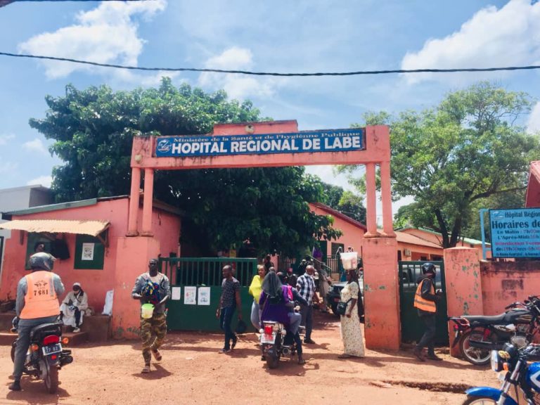 Une femme aspergée d’eau chaude et pimentée à Labé: la victime raconte la scène