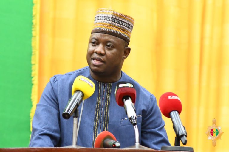 Ministère de la justice: Charles Wright ordonne le gel de salaires de plusieurs fonctionnaires Ministère de la justice: Charles Wright ordonne le gel de salaires de plusieurs fonctionnaires