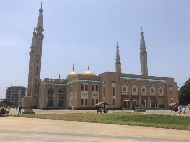 Conakry: les premières prières de ramadan effectuées à la grande mosquée Fayçal Conakry: les premières prières de ramadan effectuées à la grande mosquée Fayçal