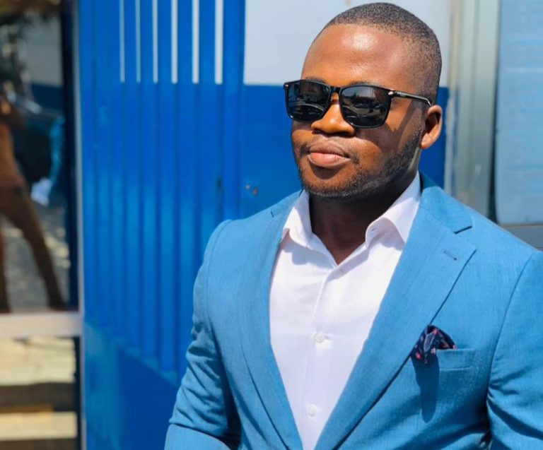 L’activiste politique Charles Zoumanigui au Ministre Charles Writh L’activiste politique Charles Zoumanigui au Ministre Charles Writh