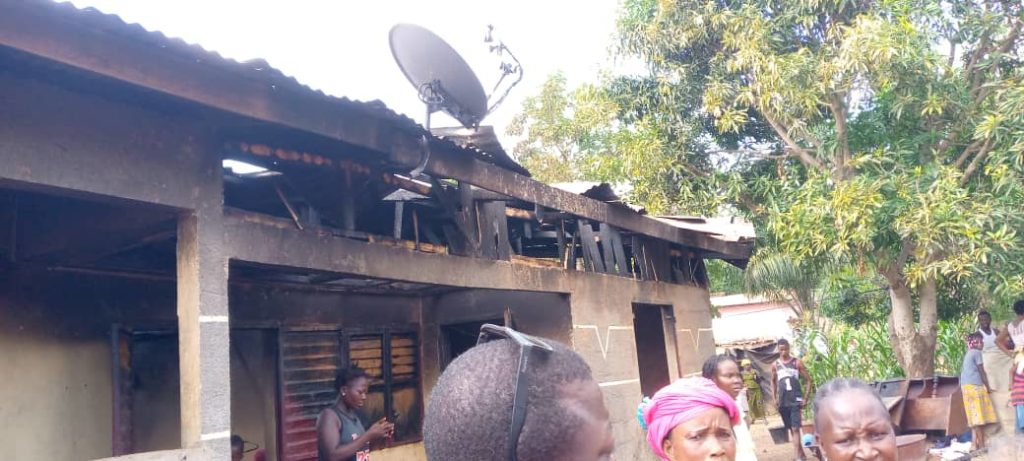 N’Zérékoré: devant une maison en feu, la protection civile se déclare non opérationnelle 