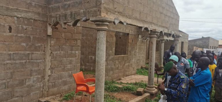 Siguiri : un enfant de 2 ans assassiné et jeté dans un bâtiment en charnier à Missiran