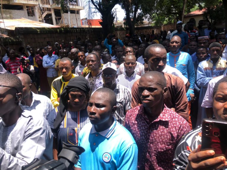 Éducation: quel type de «concours» les enseignants contractuels exigent? Éducation: quel type de «concours» les enseignants contractuels exigent?