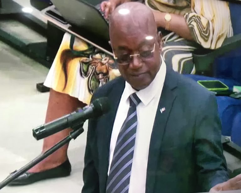 Mouctar Bah(RFI) affirme: « c’est Dadis même qui a pompé le gasoil dans son véhicule »