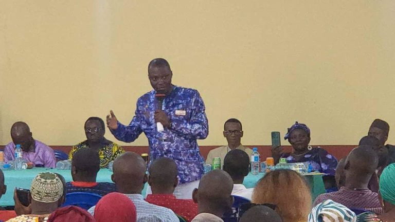 Kankan : Les enseignants contractuels décident de rester à la maison