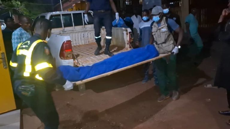 Labé : Un père de sept enfants en détresse met fin à ses jours dans son champ Labé : Un père de sept enfants en détresse met fin à ses jours dans son champ