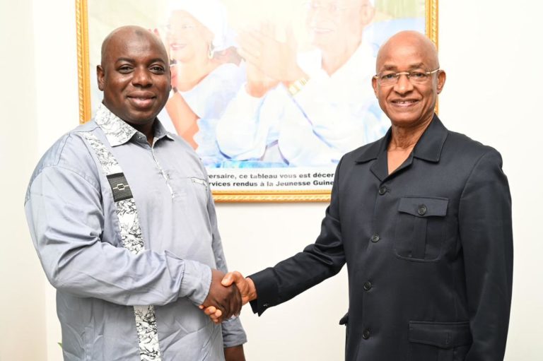 Cellou : L’ambition d’unir et de servir la Guinée (Souleymane  Souza Konaté) Cellou : L’ambition d’unir et de servir la Guinée (Souleymane  Souza Konaté)