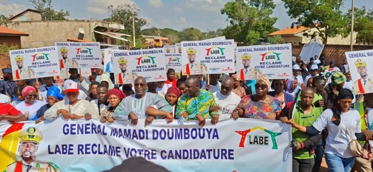 Labé : forte mobilisation des femmes pour soutenir la candidature du Général Mamadi Doumbouya Labé : forte mobilisation des femmes pour soutenir la candidature du Général Mamadi Doumbouya