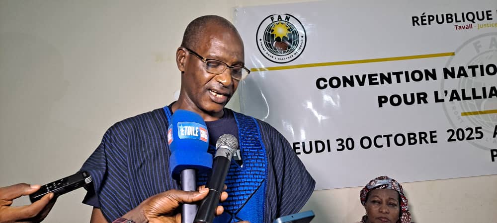 Présidentielle en Guinée : L’expérimentée Dr Makalé Camara investie candidate du parti FAN