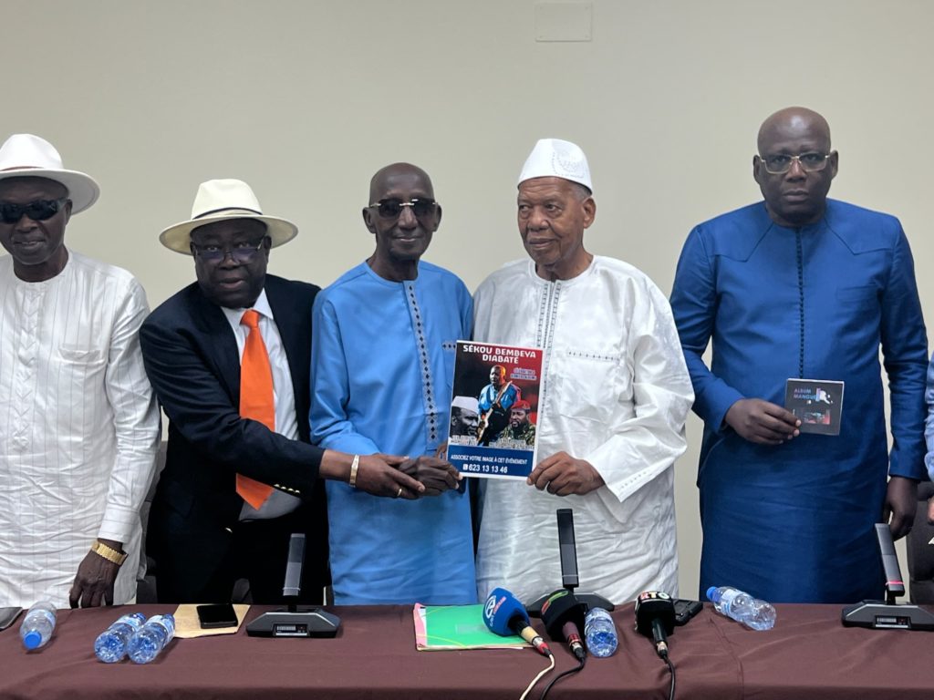 Musique : Sékou Bembeya annonce la fin de ses 65 ans de carrière musicale avec un double album