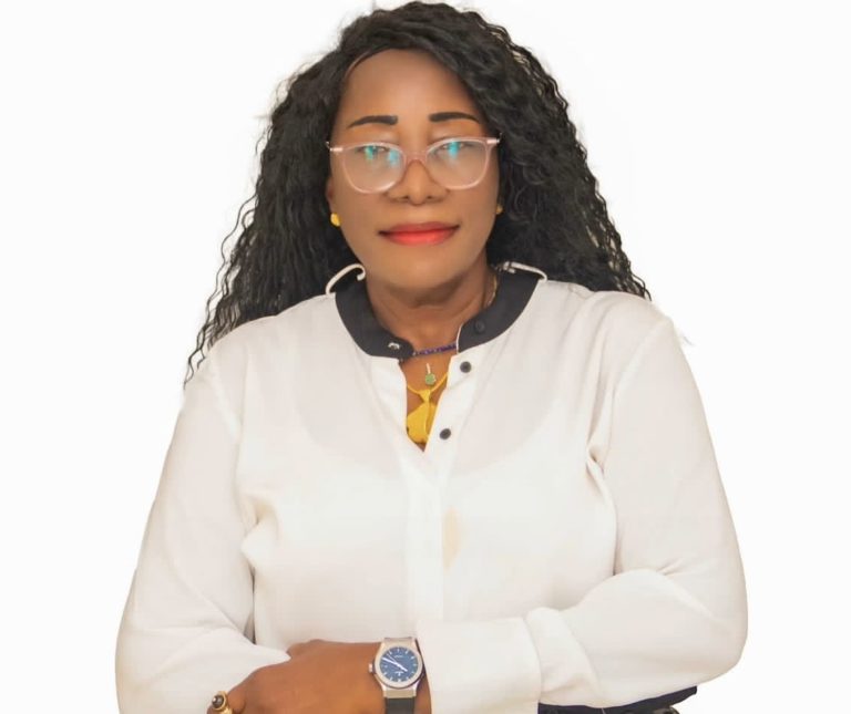 Élection présidentielle 2025 : la candidate du RDN, Hawa Koné Diaré, a versé la caution de 900 millions GNF 