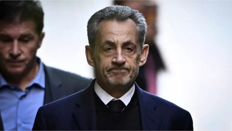 Procès libyen: la justice française ordonne la remise en liberté de l’ancien président Nicolas Sarkozy