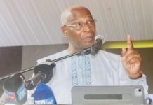 Guinée : Bah Oury durcit le ton contre les impayés d’électricité, « Ne pas payer sa facture est un crime »