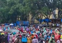 Marché Enco 5 : les vendeuses manifestent contre les nouveaux tarifs
