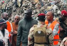 Décharge de Dar Es Salam : le président Mamadi Doumbouya sur le site de l’éboulement