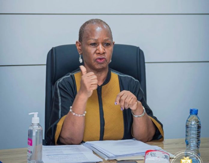 MINISTRE BINTOU ENSEIGNANT